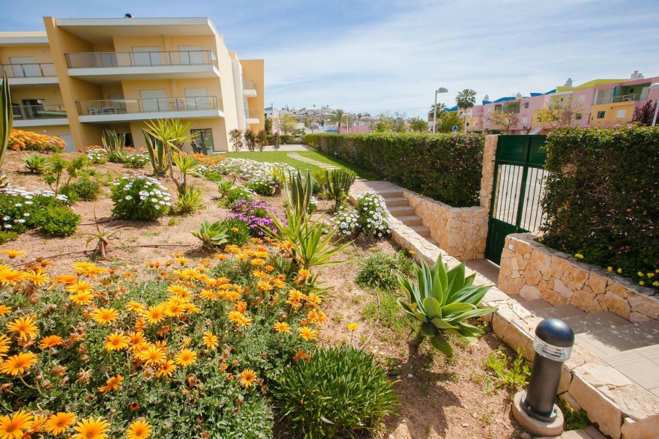 Modern Luxury Apartment Near Harbor Of Albufeira Kültér fotó